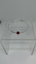 Load and play video in Gallery viewer, Birthstone Round Simplicity Style January
